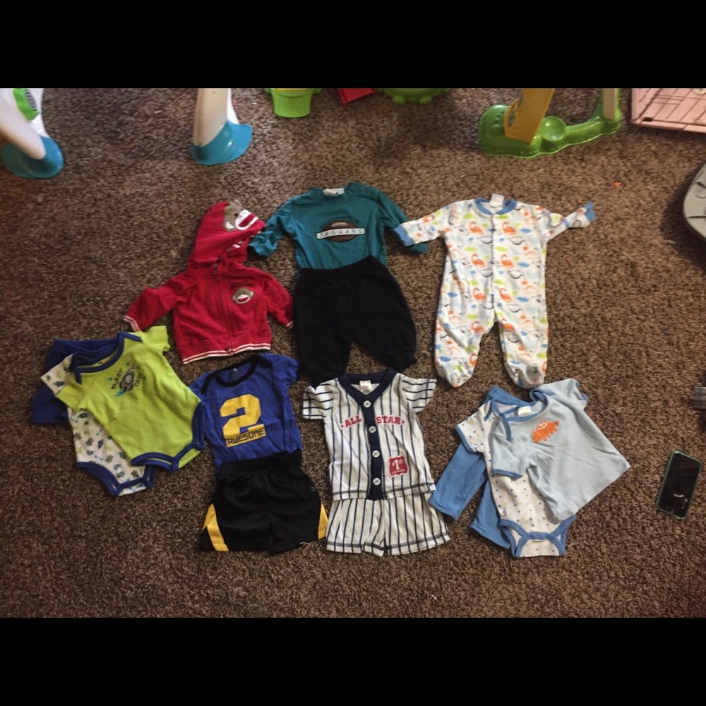 32 piece 3-6 m Baby boy clothing bundle lot